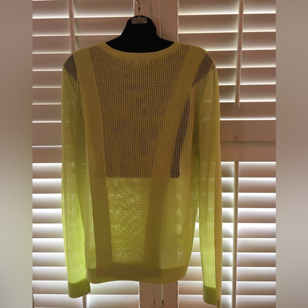 Cabi Lime Split Back Long Sleeve Pullover And Cam… - image 5